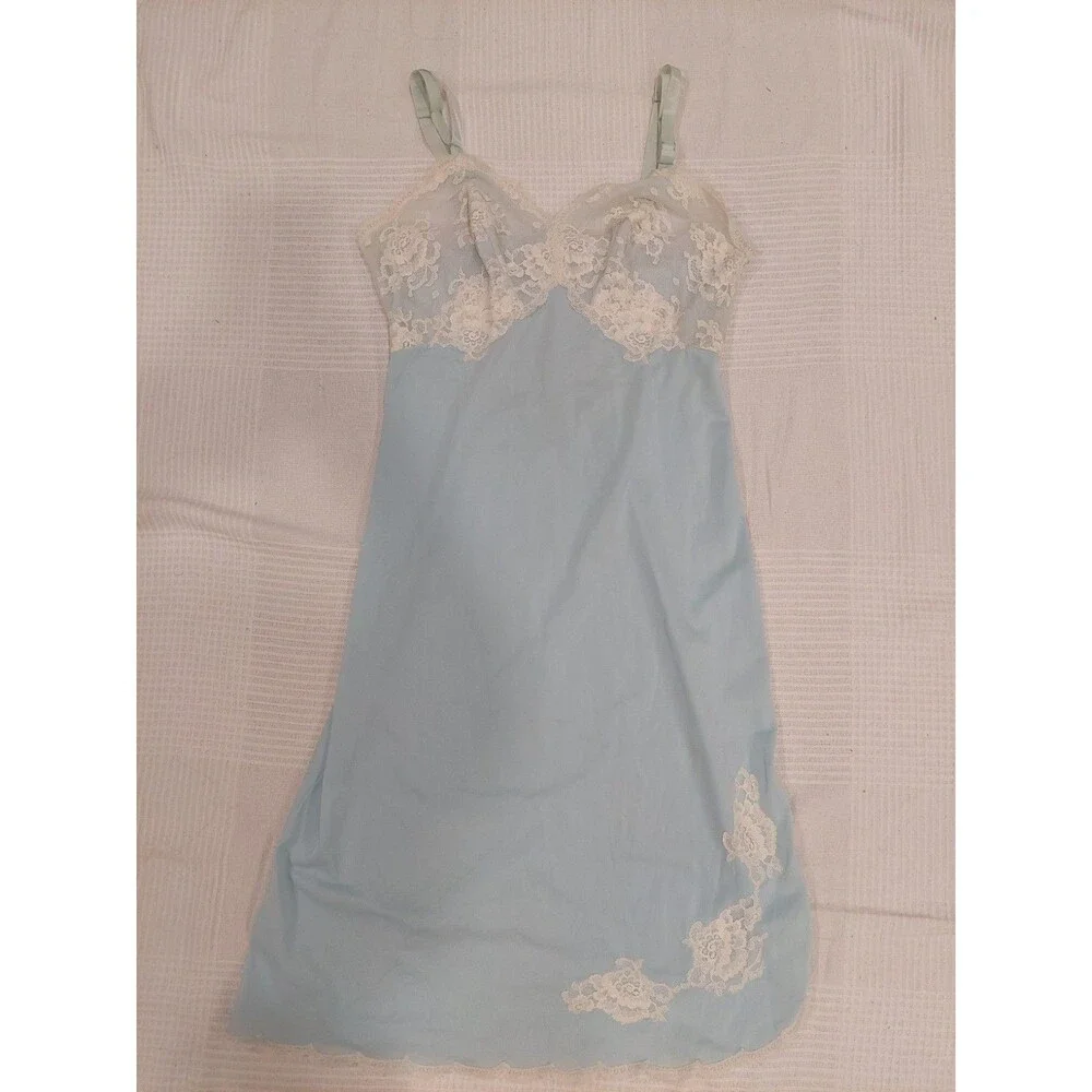 Vintage Gossard-Artemis Ice Blue Full Slip Lace Bust And Trim Size 34 Style 8047